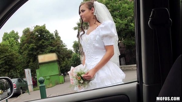 Mulher trepado antes do seu casamento