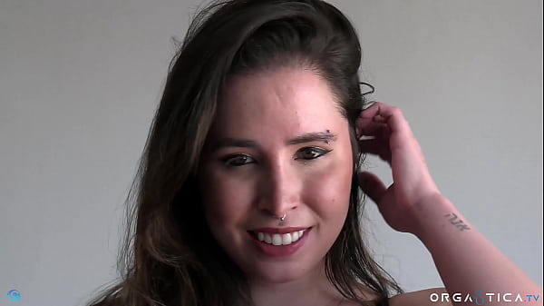 Negra metendo gostoso com o novinho que fode muito bem