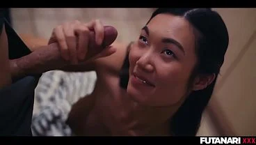 Chinesa lambendo piroca de trans gostosa