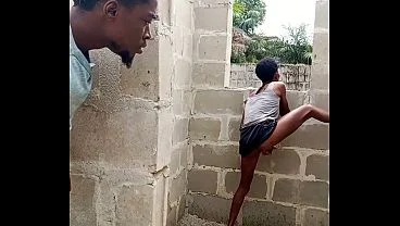Encontrei ela se masturbando e dei uma ajuda