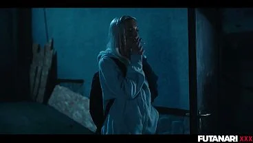 Futa Perversa Possuída Dá Tapa na Carinha da Loirinha